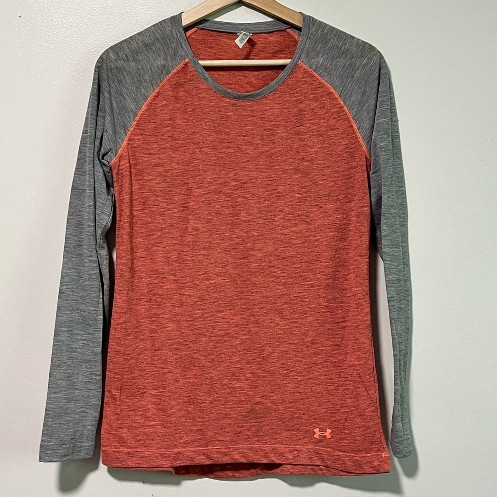 Under Armour HeatGear Long Sleeve Colorblock Athletic Top - Women’s Small